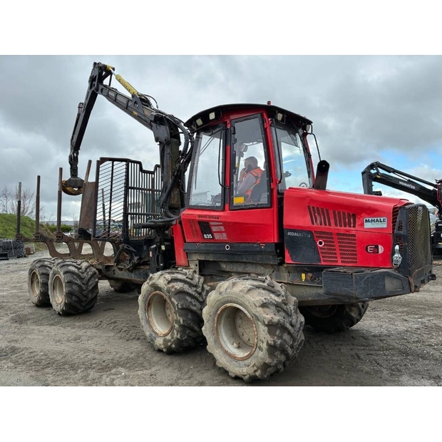 2018 كوماتسو 835-46482313