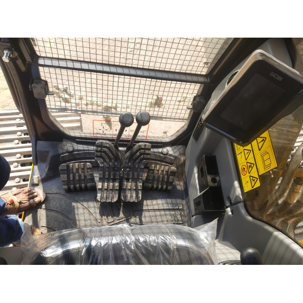 2025 JCB 245LR-46487286