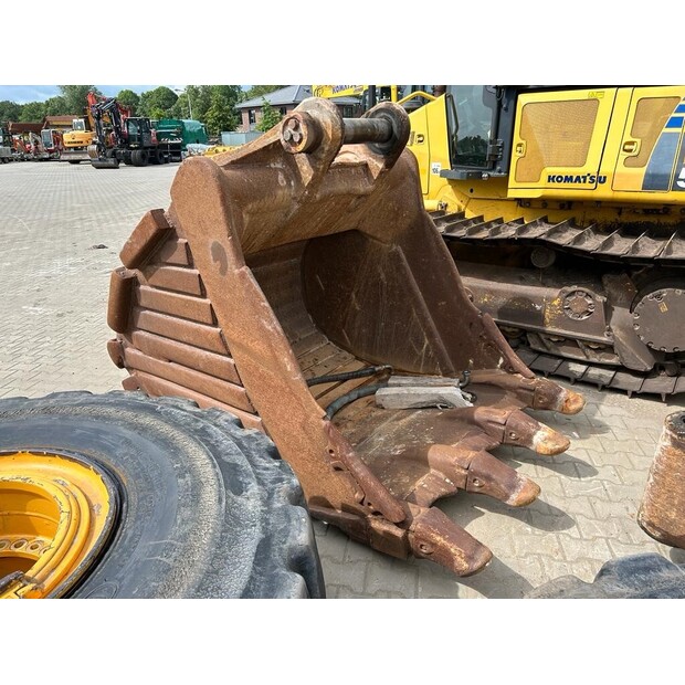 كوماتسو PC600-8K-46487340