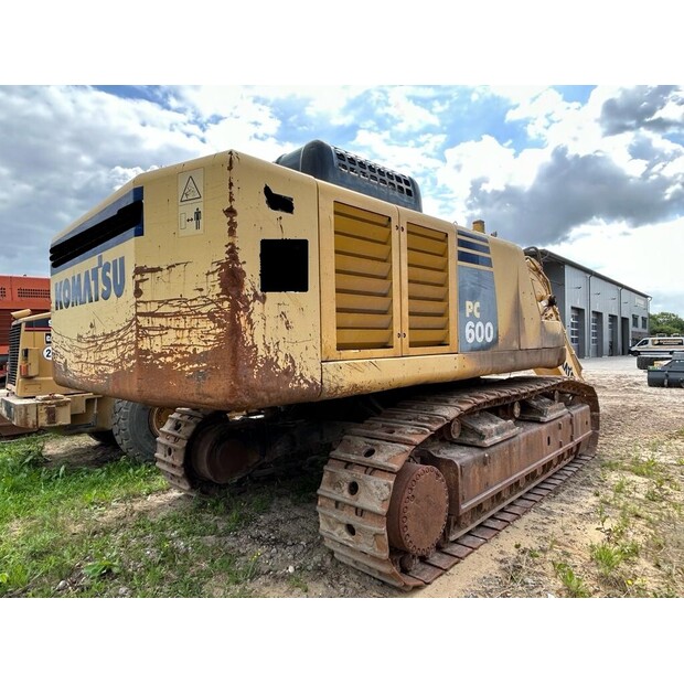 كوماتسو PC600-8K-46487345