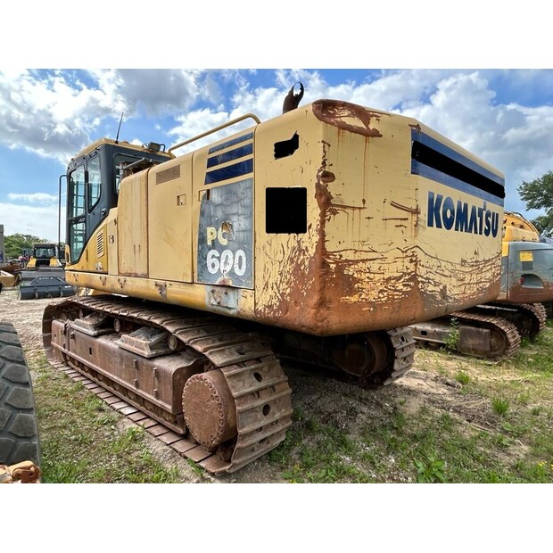 كوماتسو PC600-8K-46487347