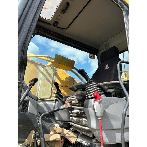 كوماتسو PC600-8K-46487357