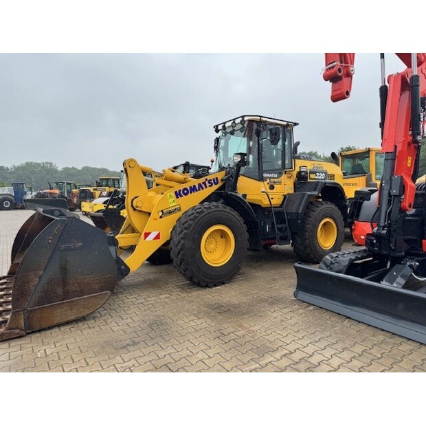 كوماتسو WA 320-8-46487425