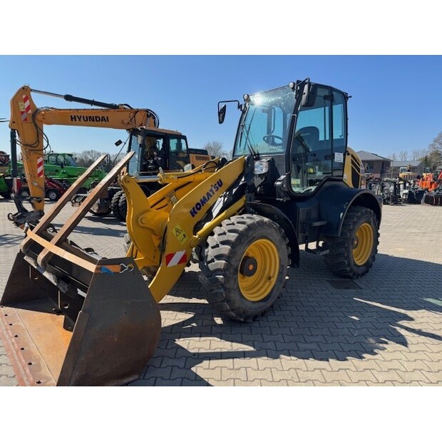 كوماتسو WA100M-46487477