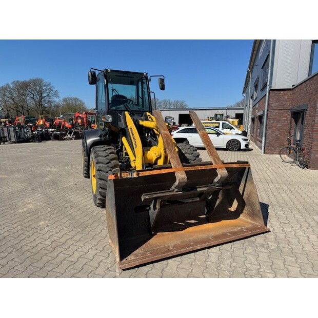 كوماتسو WA100M-46487480