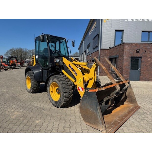 كوماتسو WA100M-46487481