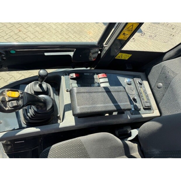 كوماتسو WA100M-46487485