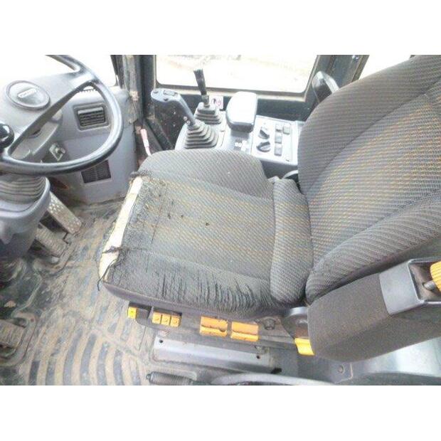 Komatsu WA320-5-46487585