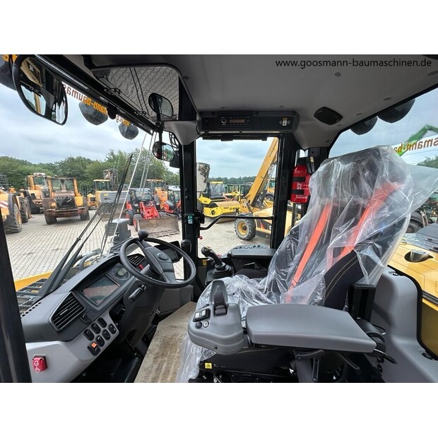 Komatsu WA320-8E0-46487686