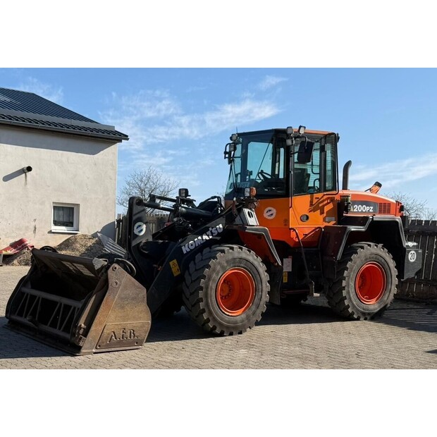 2014 Komatsu WA200PZ-46488611