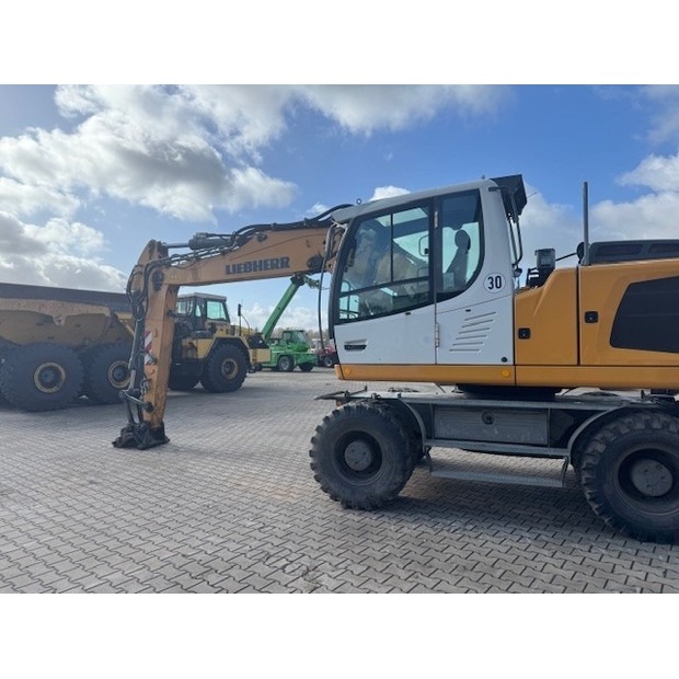 Liebherr A916-46489364