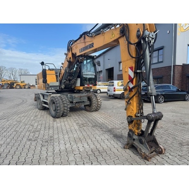 Liebherr A916-46489374