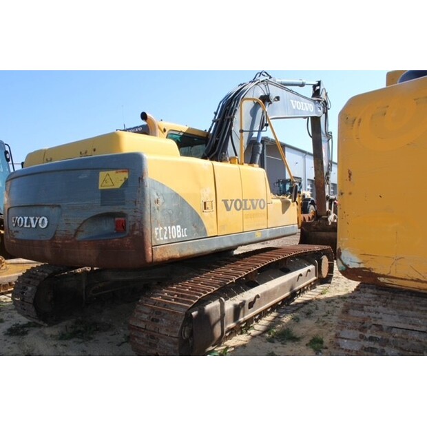 فولفو EC210BLC-46490337