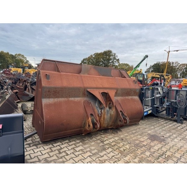Volvo L180H-46490580