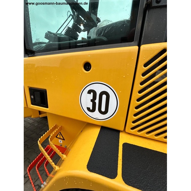 فولفو L30HS-46490614
