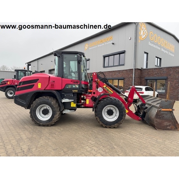YANMAR V120-5-46491025