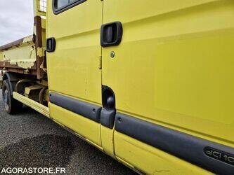 2009-renault-master-1441061-46493936