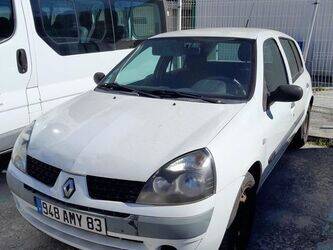 صورة ل سيارات 2003 رينو Clio