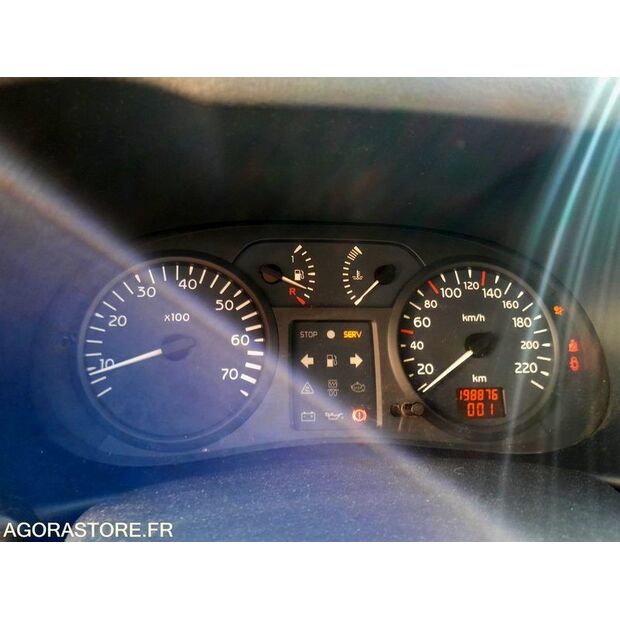 2003 Renault Clio-46494013