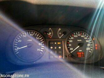 2003-renault-clio-1441067-46494013