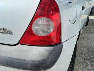 2003-renault-clio-1441067-46494014