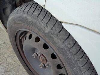 2003-renault-clio-1441067-46494021