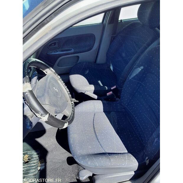 2003 Renault Clio-46494022