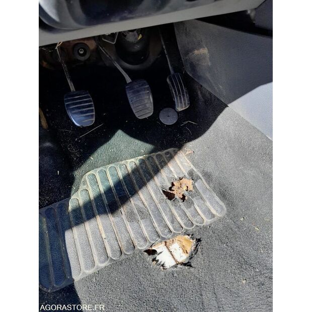 2003 Renault Clio-46494023