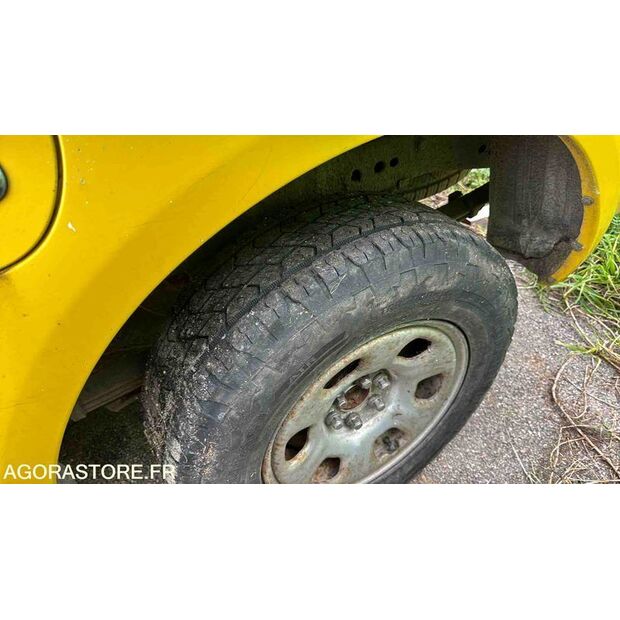 2012 NISSAN NAVARA-46494109