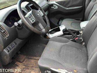 2012-nissan-navara-1441075-46494110