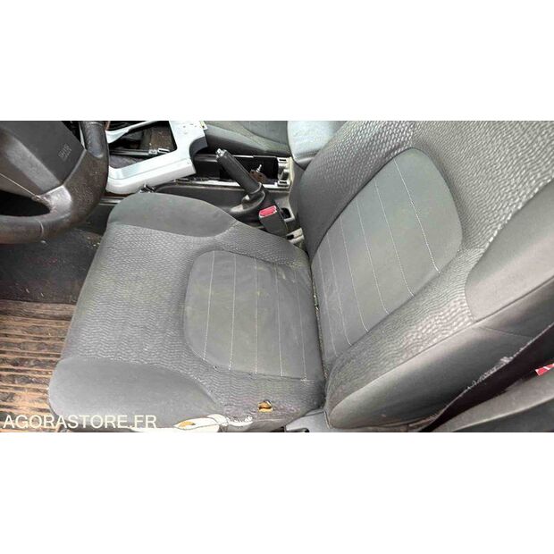 2012 NISSAN NAVARA-46494112