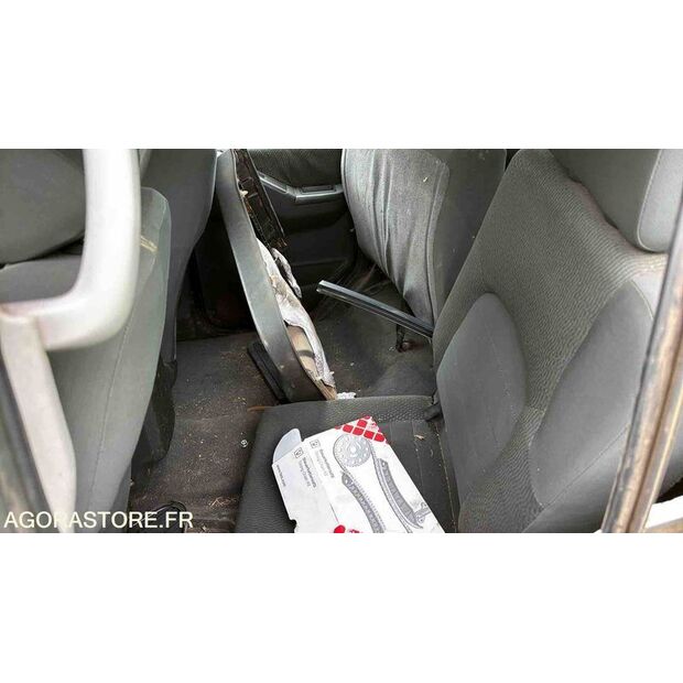 2012 NISSAN NAVARA-46494119