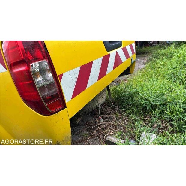 2012 NISSAN NAVARA-46494120