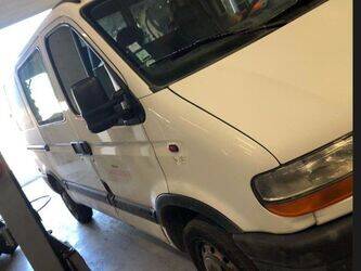 صورة ل عربات 2001 رينو Master