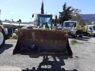 صورة ل شيولات 2004 فولفو L35B