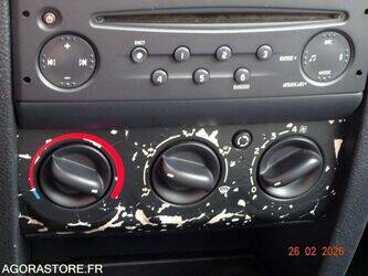 2005-renault-clio-1441093-46494316