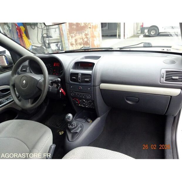 2005 Renault Clio-46494317