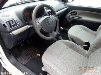 2005-renault-clio-1441093-46494318