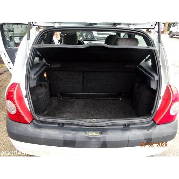 2005 Renault Clio-46494320
