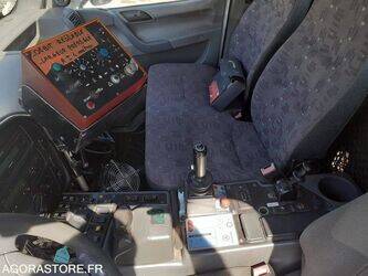 2009-mercedes-benz-unimog-1441095-46494334