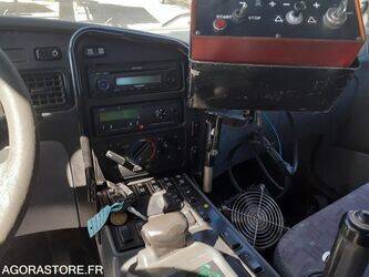 2009-mercedes-benz-unimog-1441095-46494335