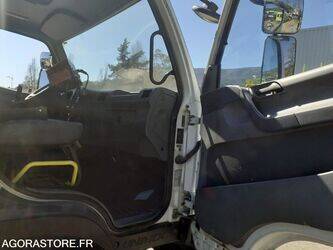 2009-mercedes-benz-unimog-1441095-46494345