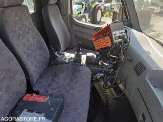 2009-mercedes-benz-unimog-1441095-46494346