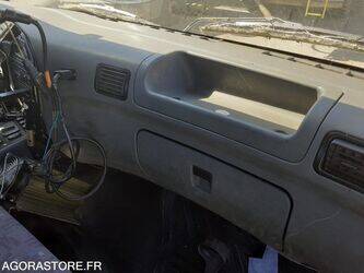 2009-mercedes-benz-unimog-1441095-46494347