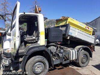 2009-mercedes-benz-unimog-1441095-46494353