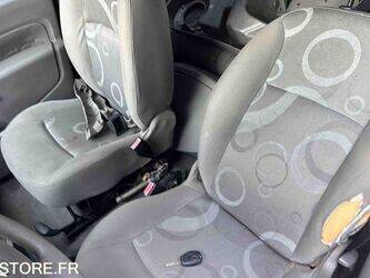 2009-renault-kangoo-1441103-46494423