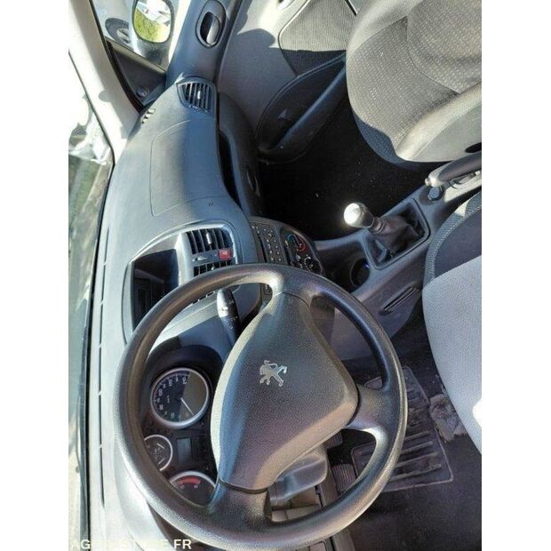 2010 Peugeot 206-46494527