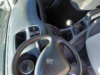 2010-peugeot-206-1441108-46494527