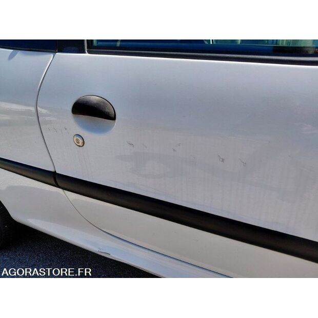 2010 Peugeot 206-46494528