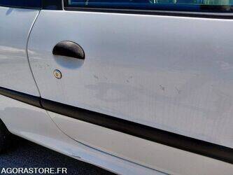 2010-peugeot-206-1441108-46494528